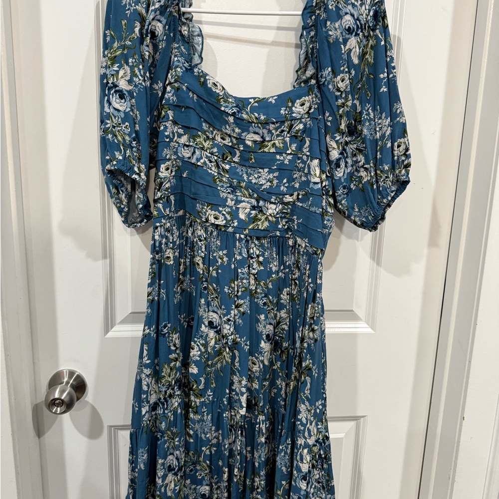 ARULA Long Sleeve Floral Dress in Blue and White
